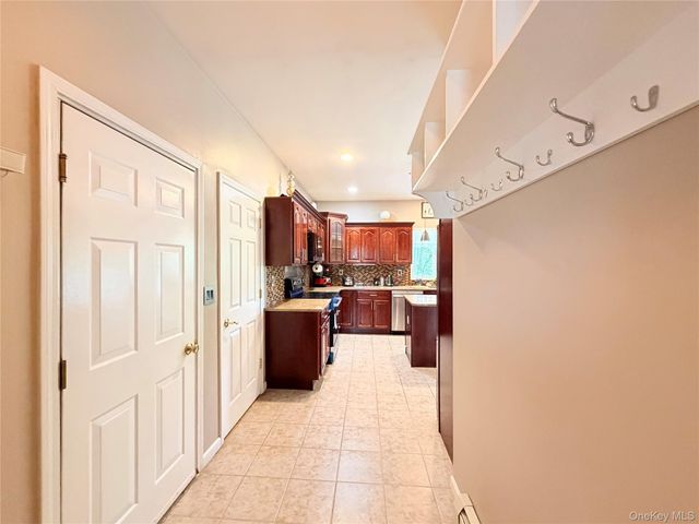 512 County Route 49, Middletown, NY 10940
