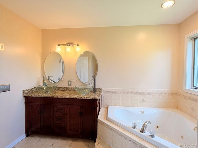 512 County Route 49, Middletown, NY 10940