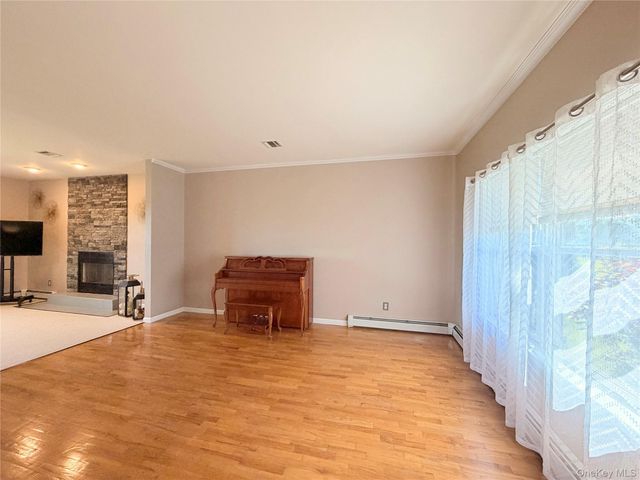 512 County Route 49, Middletown, NY 10940