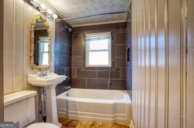 6163 Lake Lanier Hei Road, Buford, GA 30518