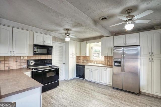 6163 Lake Lanier Hei Road, Buford, GA 30518