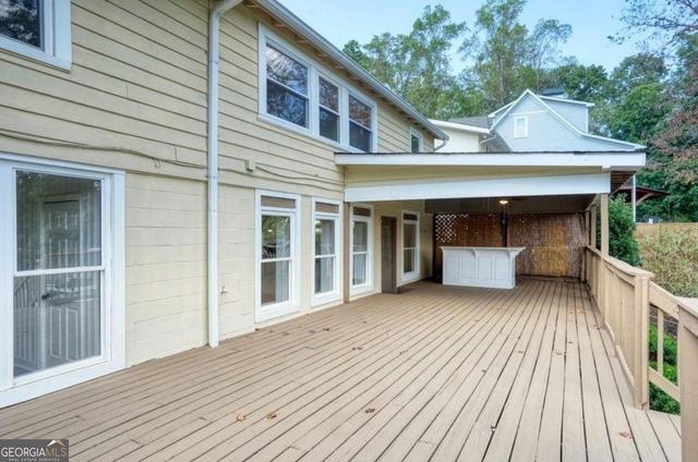 6163 Lake Lanier Hei Road, Buford, GA 30518