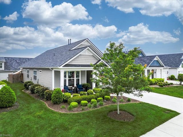 5127 Garnet Hill Drive, Clemmons, NC 27012