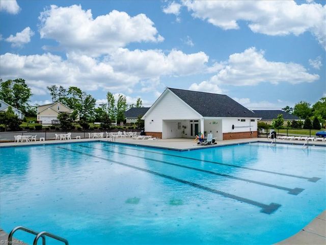 5127 Garnet Hill Drive, Clemmons, NC 27012