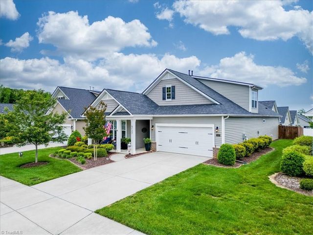 5127 Garnet Hill Drive, Clemmons, NC 27012