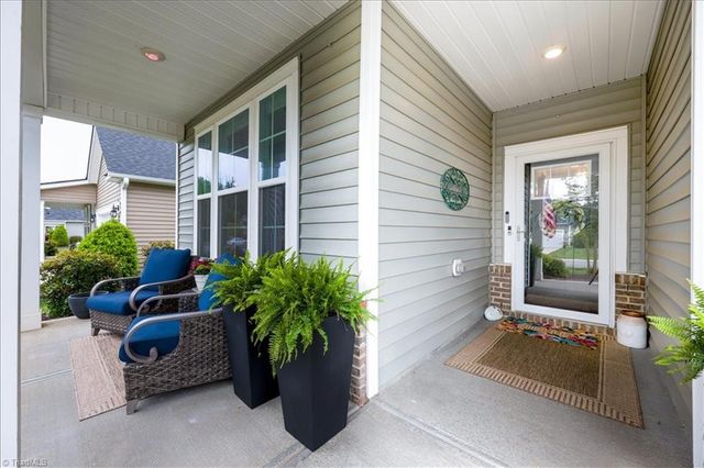 5127 Garnet Hill Drive, Clemmons, NC 27012