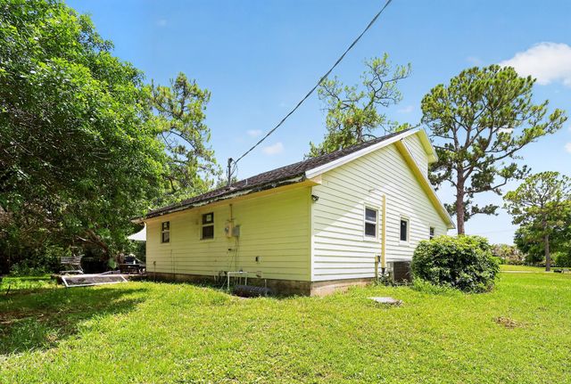 16393 E Mayfair Drive E, The Acreage, FL 33470