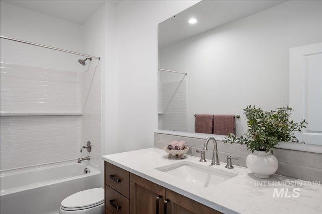 6200 W Doublerock Ct, Meridian, ID 83646