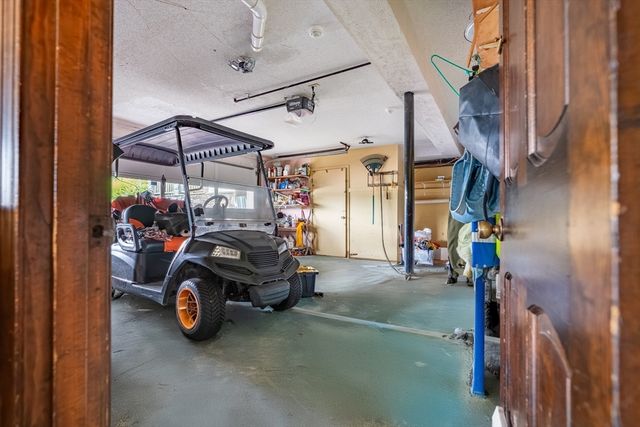 225 Hixbridge Rd, Westport, MA 02790