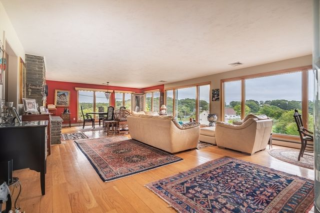 225 Hixbridge Rd, Westport, MA 02790