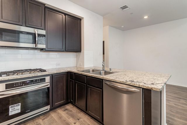 2413 Siskiyou Street, Lewisville, TX 75056