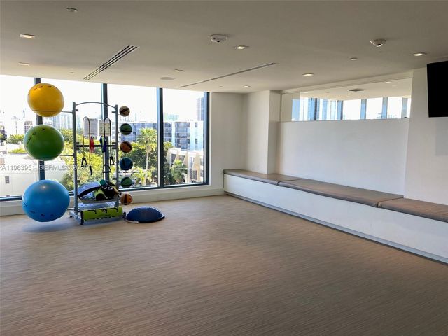 2960 NE 207th St 517, Aventura, FL 33180