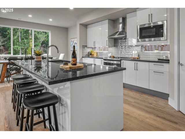 17161 Sw KALAPUYA Ln, Sherwood, OR 97140