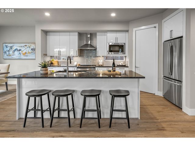 17161 Sw KALAPUYA Ln, Sherwood, OR 97140