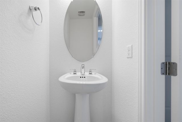 1977 Alasio DR, Leander, TX 78641