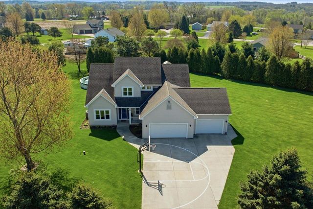 N8034 Nicky COURT, East Troy, WI 53120