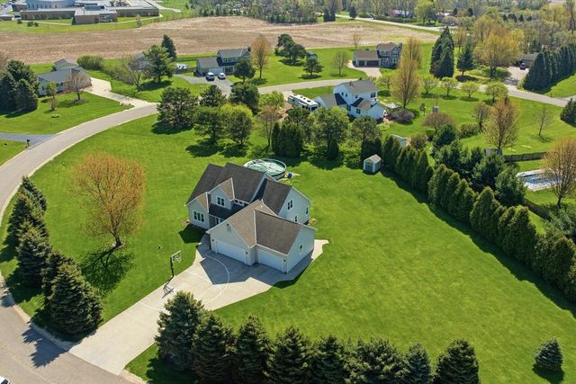 N8034 Nicky COURT, East Troy, WI 53120