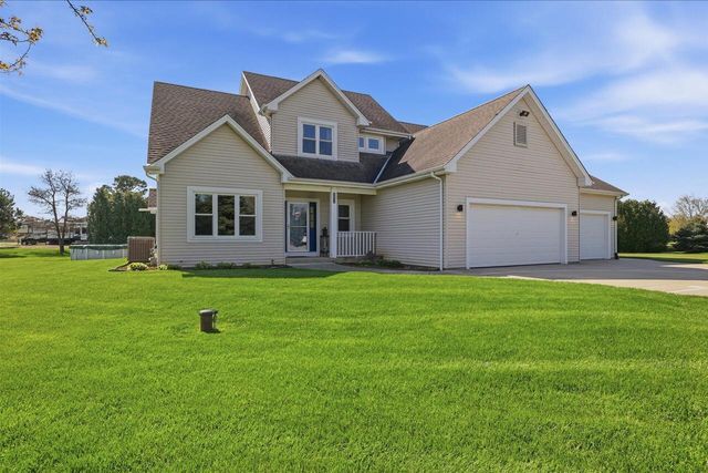 N8034 Nicky COURT, East Troy, WI 53120