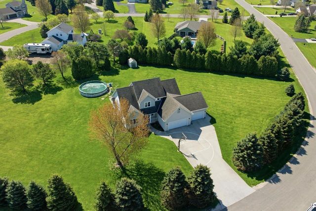 N8034 Nicky COURT, East Troy, WI 53120