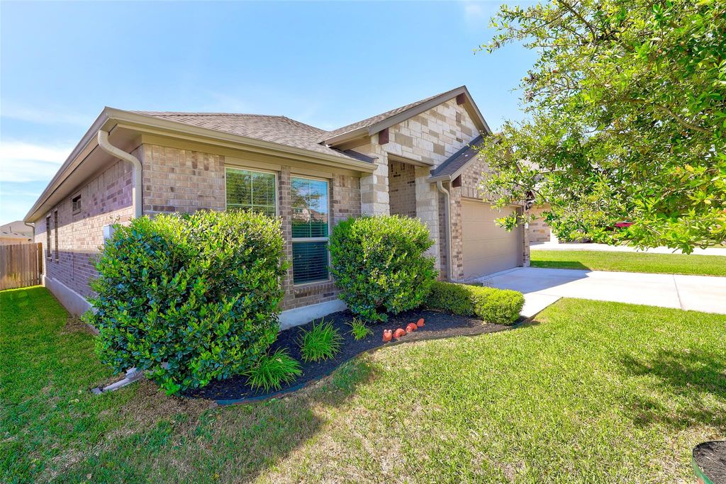 266 Finstown ST, Hutto, TX 78634