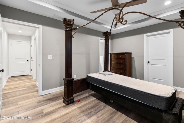 7323 Browns Ln, Louisville, KY 40258