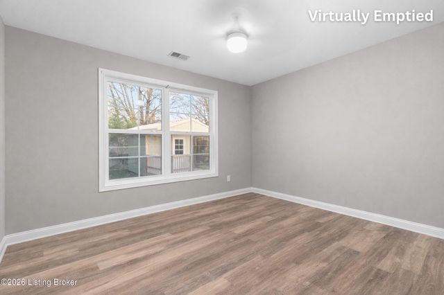 7323 Browns Ln, Louisville, KY 40258