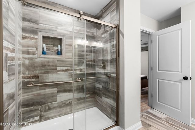 7323 Browns Ln, Louisville, KY 40258