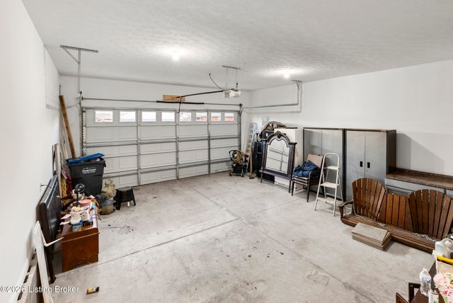 7323 Browns Ln, Louisville, KY 40258