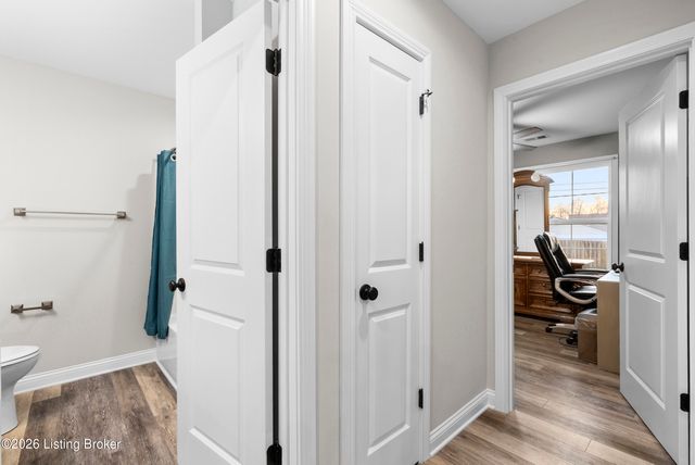 7323 Browns Ln, Louisville, KY 40258