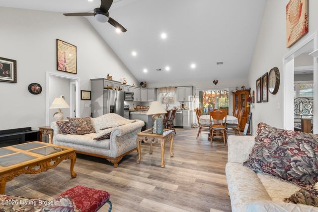 7323 Browns Ln, Louisville, KY 40258