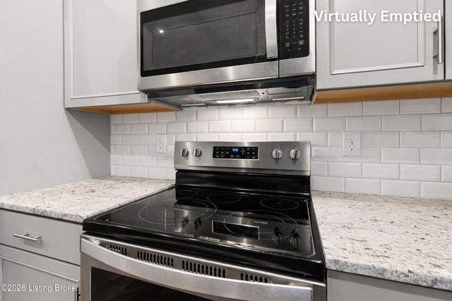 7323 Browns Ln, Louisville, KY 40258