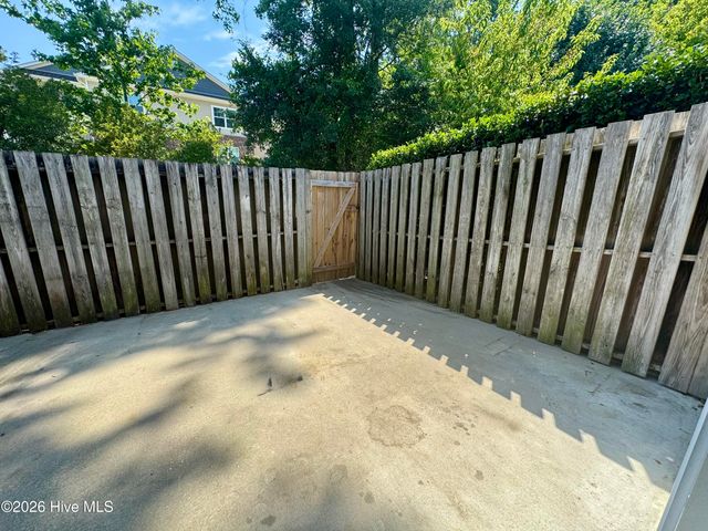 1225 Cross Creek Circle G7, Greenville, NC 27834