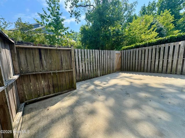 1225 Cross Creek Circle G7, Greenville, NC 27834