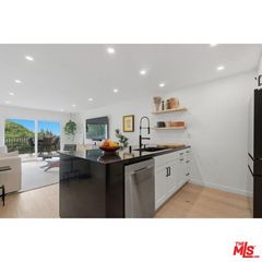 1230 Horn Avenue 305, West Hollywood, CA 90069