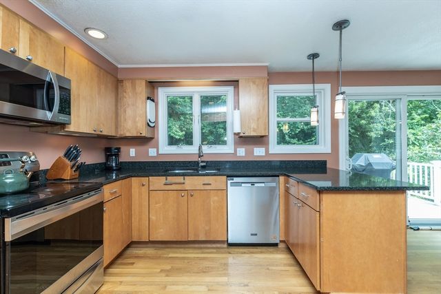 27 Hayes Ave, Beverly, MA 01915