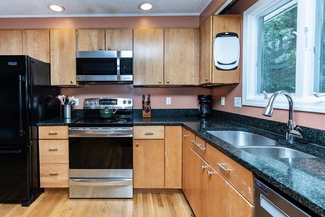 27 Hayes Ave, Beverly, MA 01915