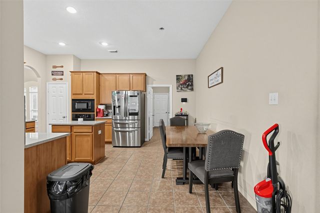 5810 Little Grove Drive, Pearland, TX 77581