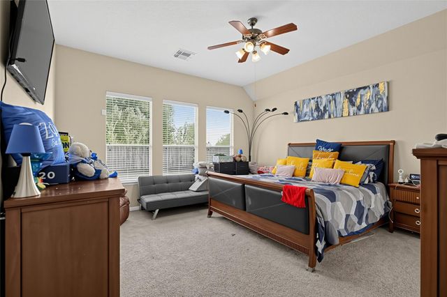 5810 Little Grove Drive, Pearland, TX 77581