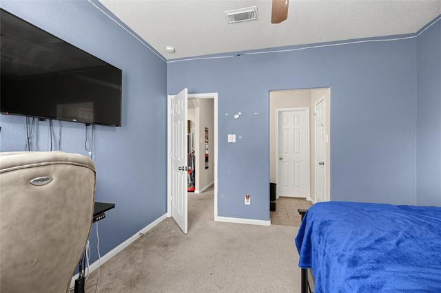 5810 Little Grove Drive, Pearland, TX 77581