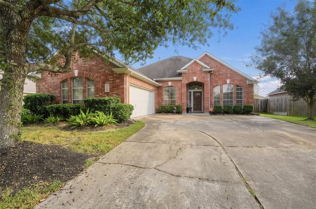 5810 Little Grove Drive, Pearland, TX 77581