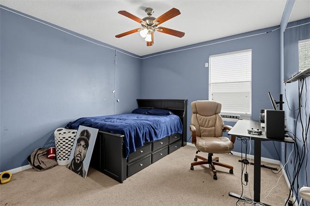 5810 Little Grove Drive, Pearland, TX 77581