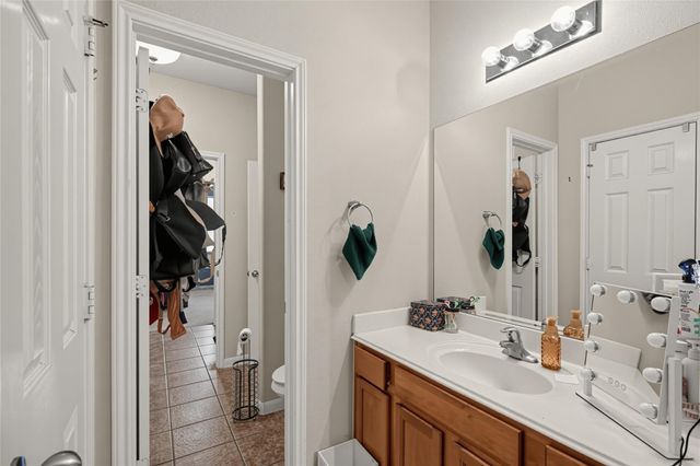 5810 Little Grove Drive, Pearland, TX 77581