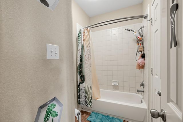 5810 Little Grove Drive, Pearland, TX 77581