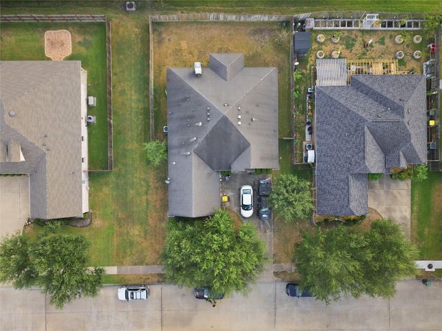 5810 Little Grove Drive, Pearland, TX 77581