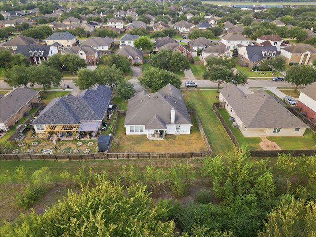 5810 Little Grove Drive, Pearland, TX 77581