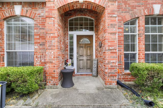 5810 Little Grove Drive, Pearland, TX 77581