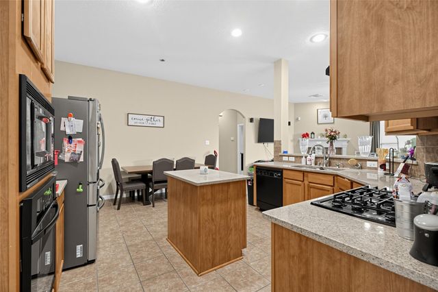 5810 Little Grove Drive, Pearland, TX 77581