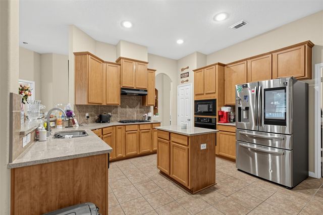 5810 Little Grove Drive, Pearland, TX 77581