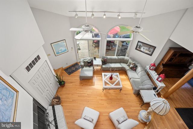 215 E DARK HOLLOW RD, Pipersville, PA 18947