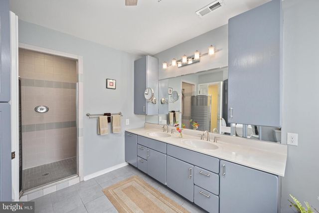 215 E DARK HOLLOW RD, Pipersville, PA 18947